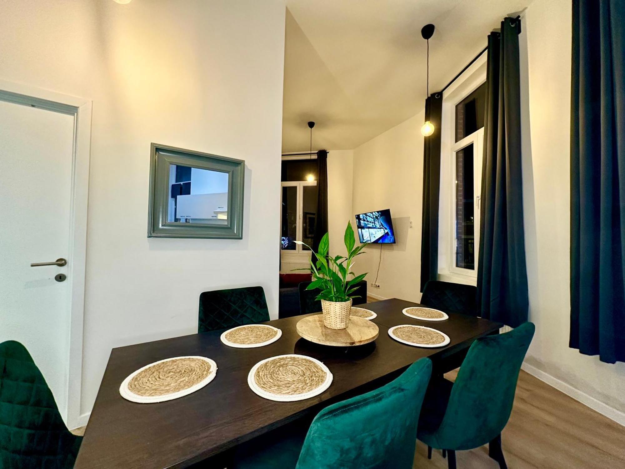 Luxury Suites Mons By Rikas Hotels エクステリア 写真