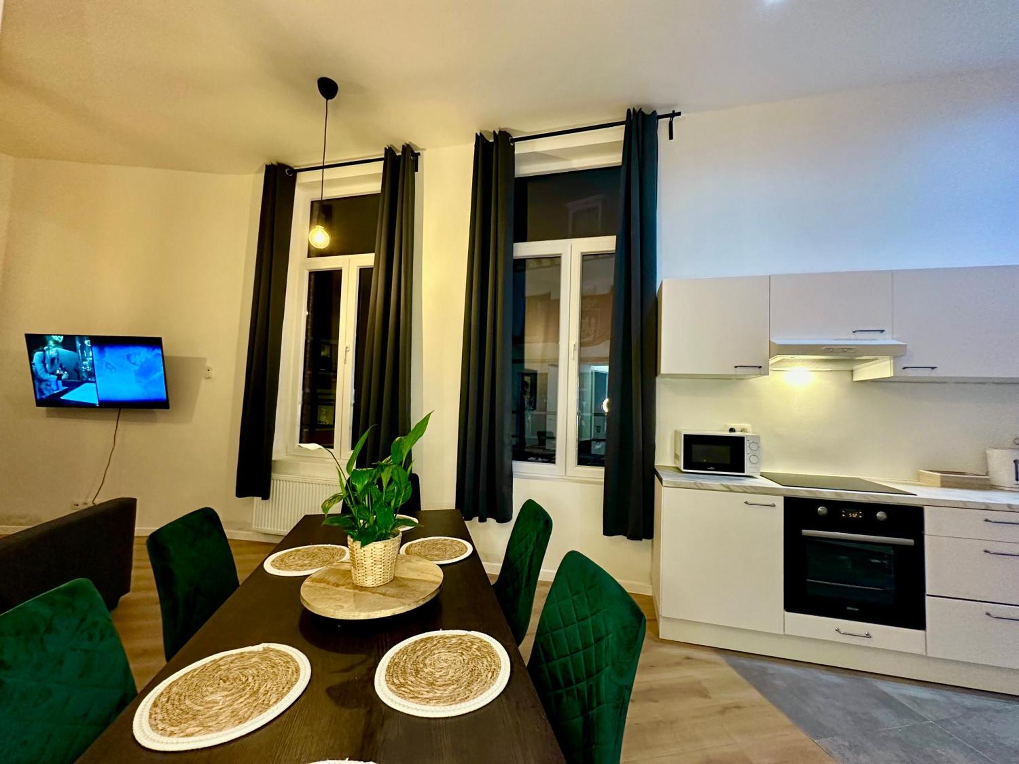 Luxury Suites Mons By Rikas Hotels エクステリア 写真
