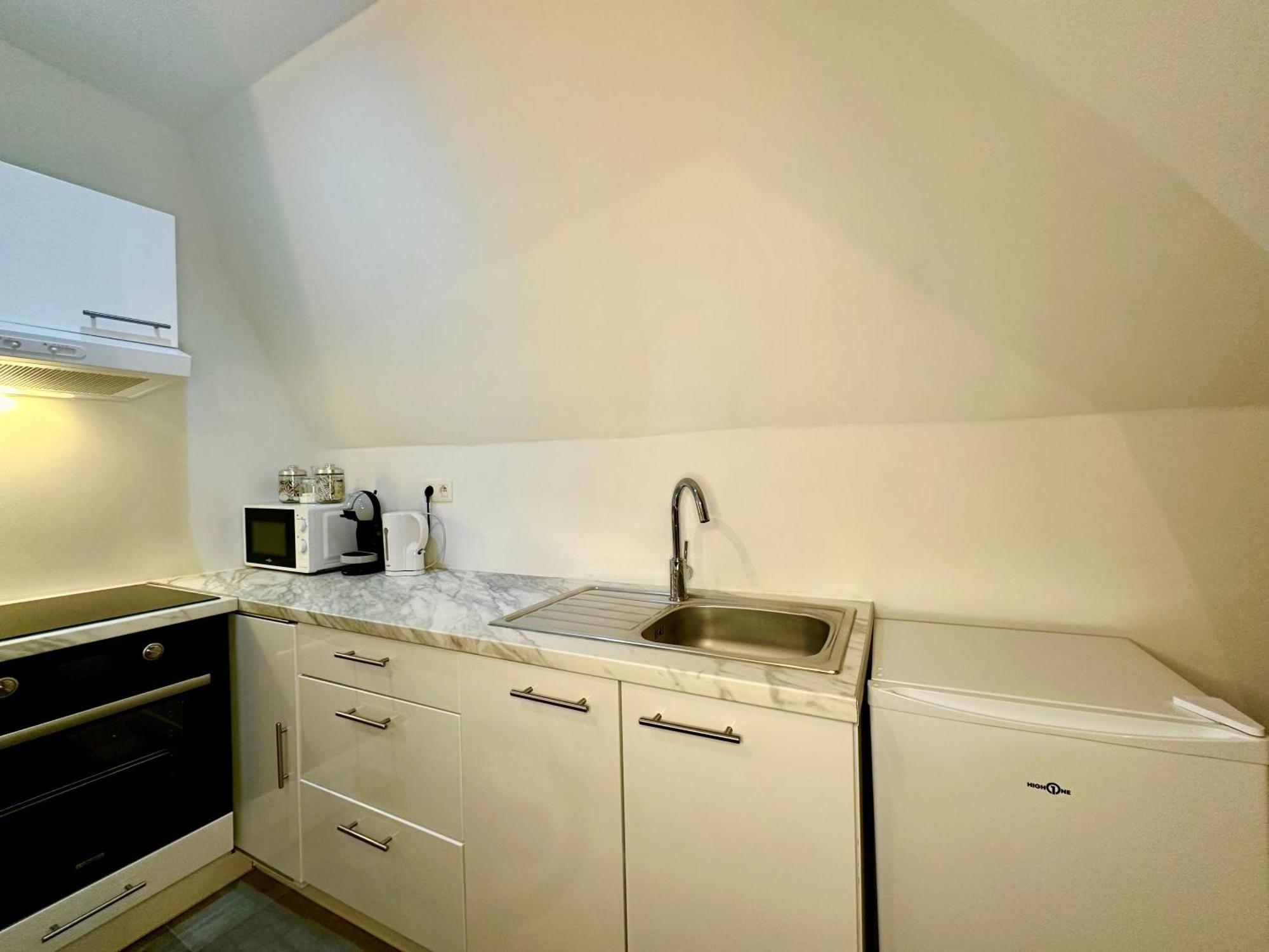 Luxury Suites Mons By Rikas Hotels エクステリア 写真