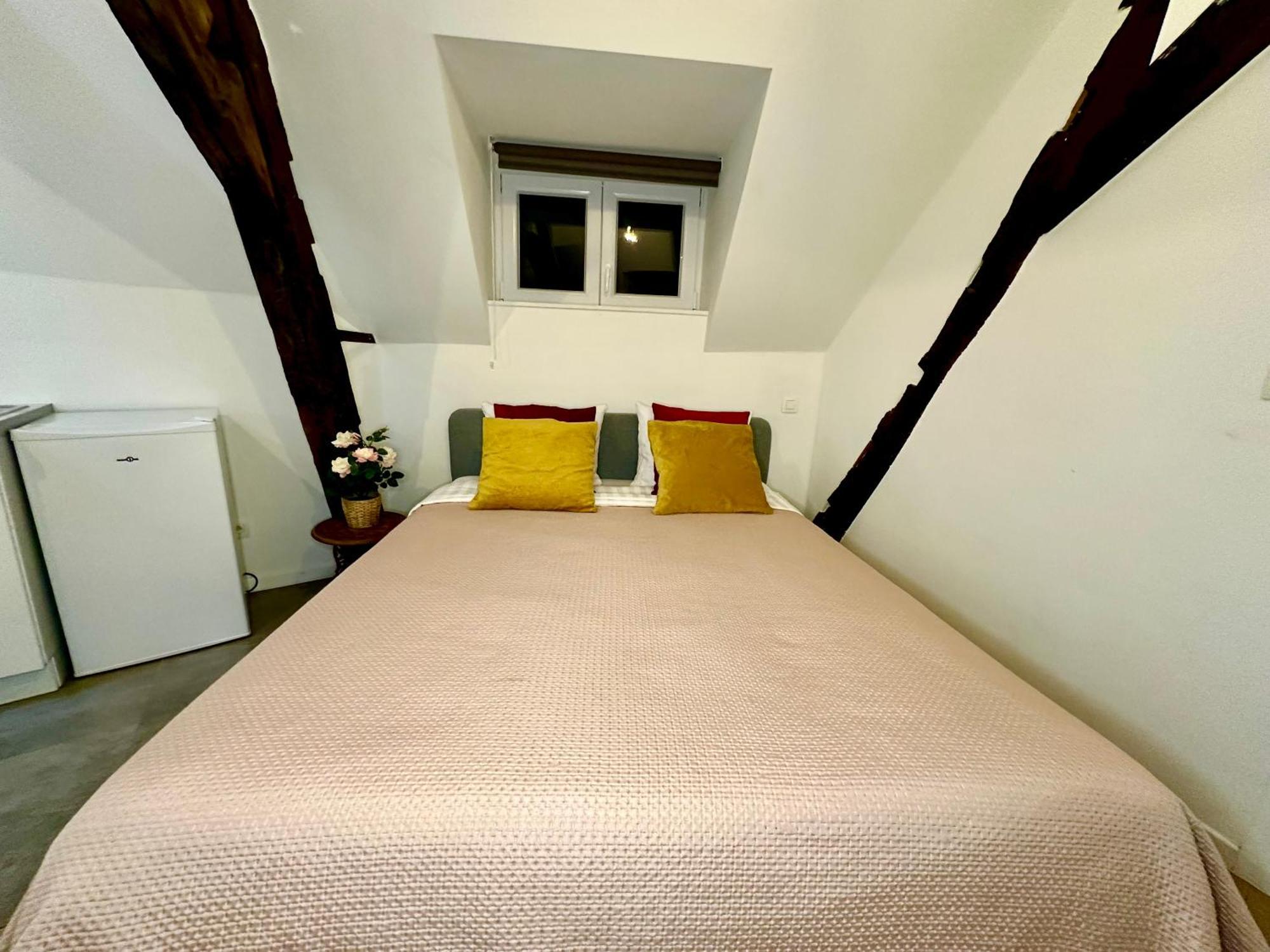 Luxury Suites Mons By Rikas Hotels エクステリア 写真