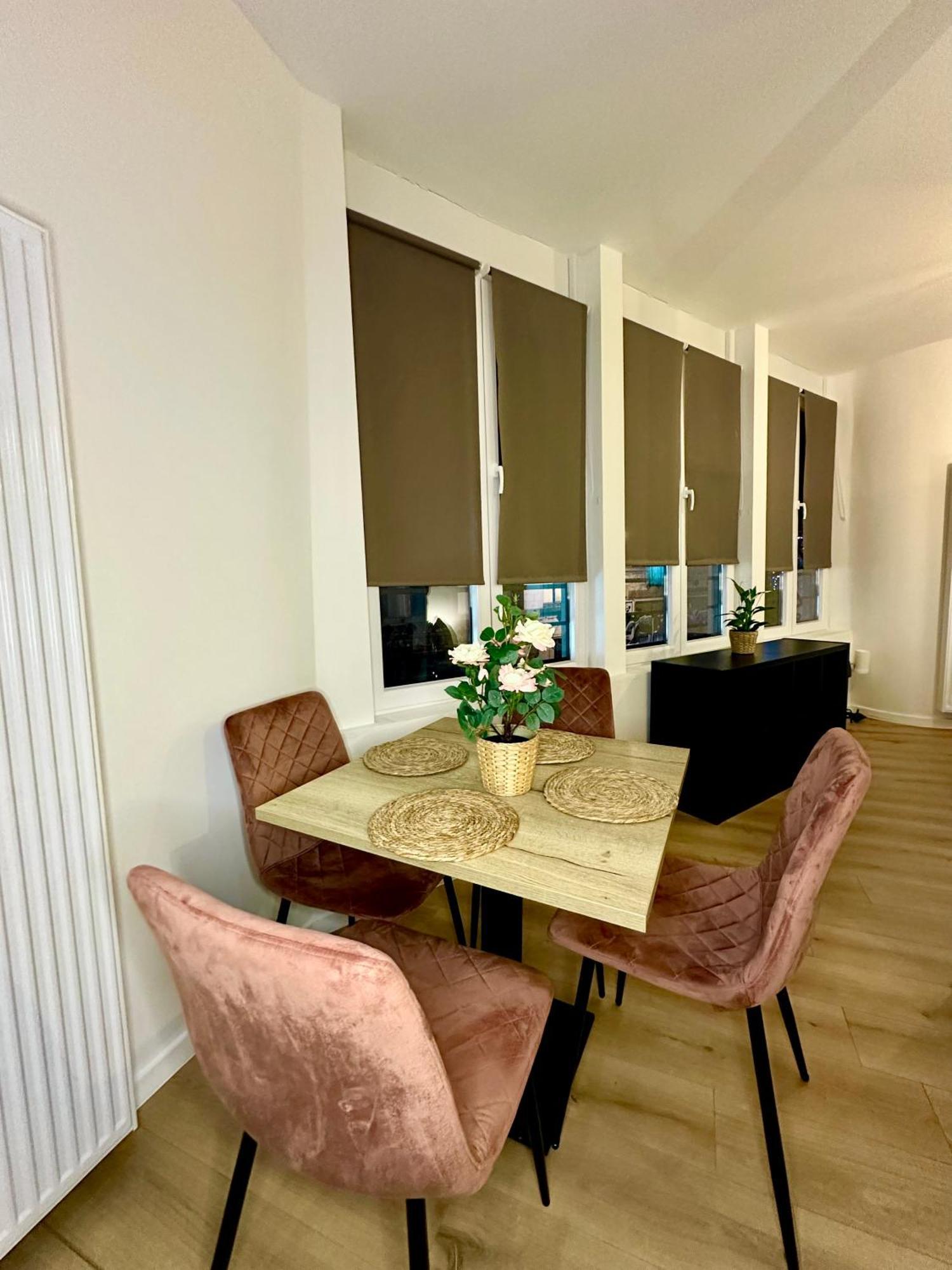 Luxury Suites Mons By Rikas Hotels エクステリア 写真