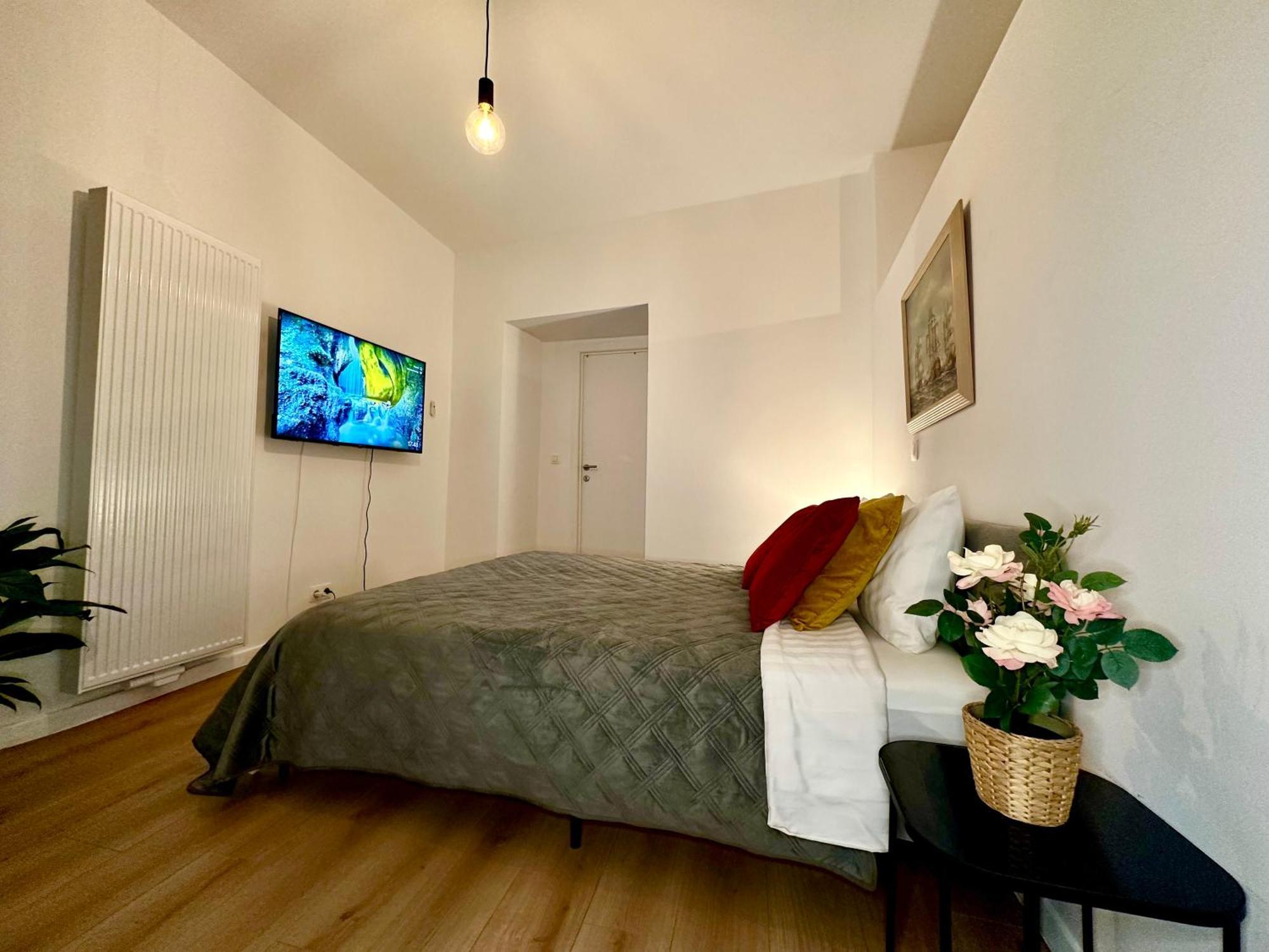 Luxury Suites Mons By Rikas Hotels エクステリア 写真