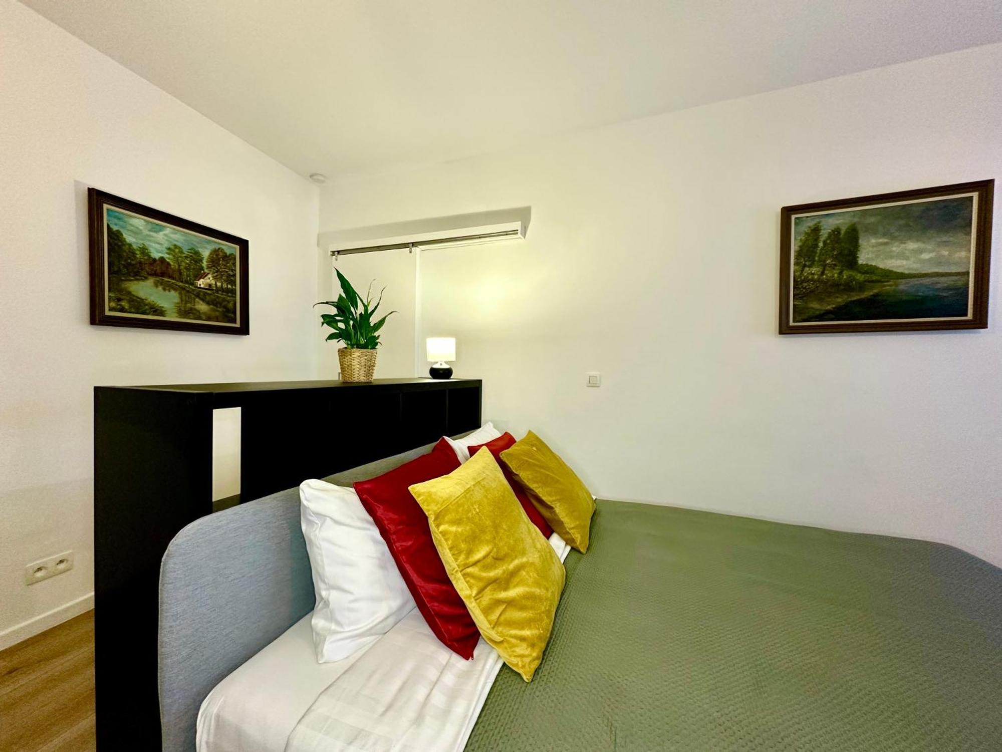 Luxury Suites Mons By Rikas Hotels エクステリア 写真